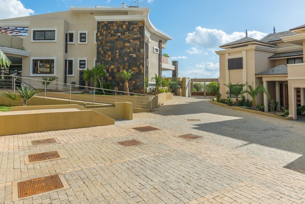 Villasun Luxury Apartments & Villas Flic en Flac Exterior photo