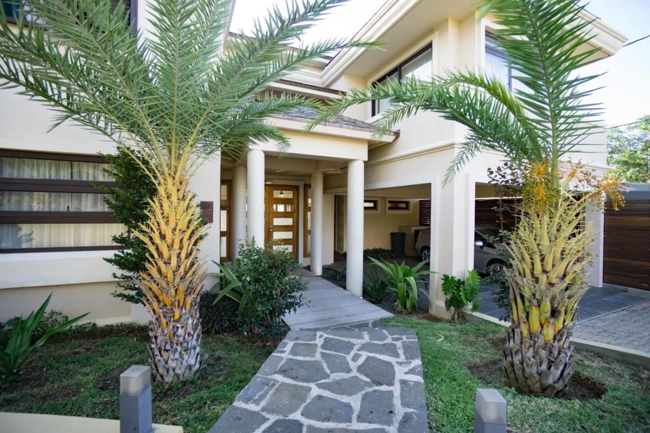 Villasun Luxury Apartments & Villas Flic en Flac Exterior photo
